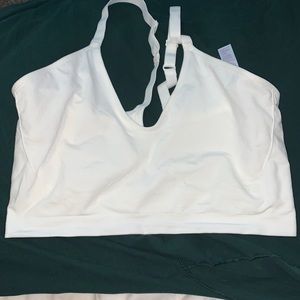 NWOT Yitty Fabletics Nearly Naked Plunge Shaping Bra